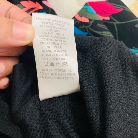 ☀️Sale🔥 Time and Tru - One Piece Flowery Multicolor Swimsuit - Picture 14 of 14